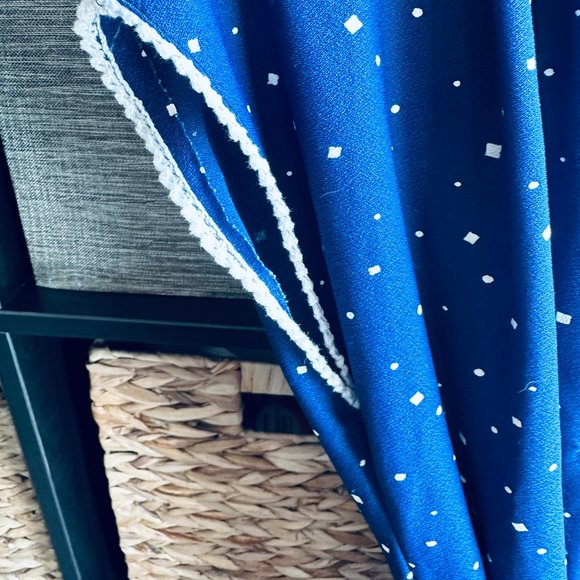 Authentic Vintage Swing Dress with Dolman Sleeves and Cinched Waist - Picture 6 of 8